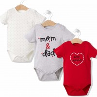 Bebetto 3 smėlinukų trumpomis rankovėmis komplektas kūdikiui "Myliu mamą, myliu tėtį"